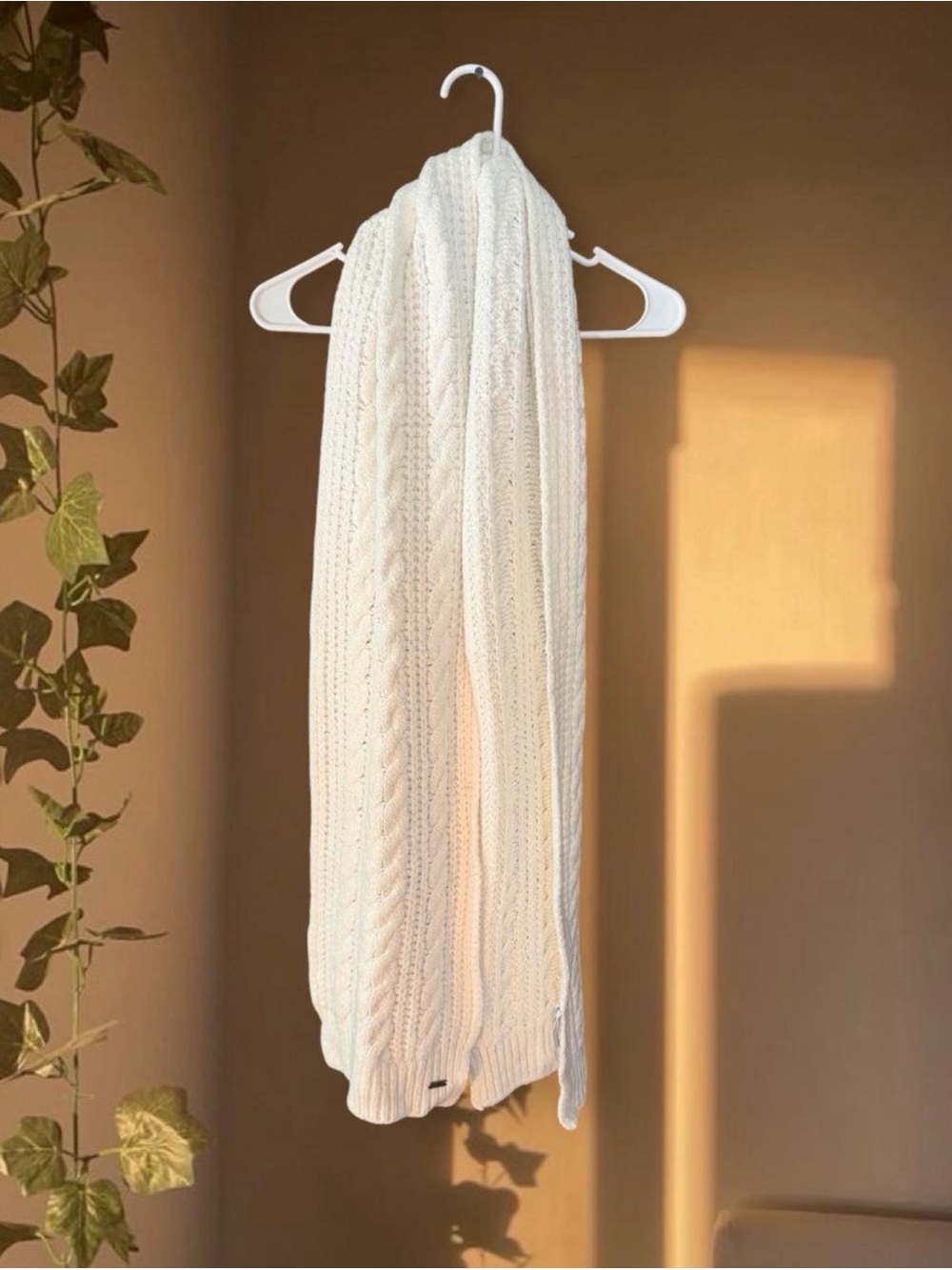 Hollister Cream Cable-Knit Scarf